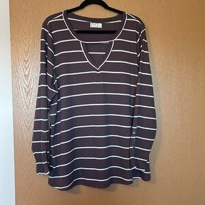 Maurice like new size 2 long sleeve
